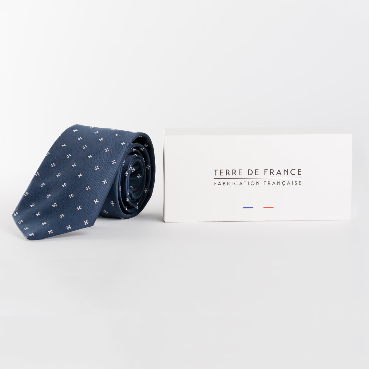 Cravate Showman En Cuir Sur Croix – Avec Concho Pierre Turquoise – NEUF