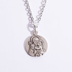 Médaille Saint Joseph argent vieilli 925 — vue de face, fabriquée en Maine-et-Loire