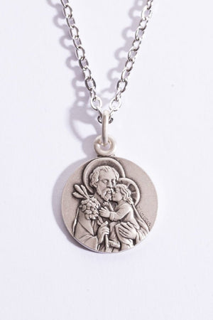 Médaille Saint Joseph argent vieilli 925 — vue de face, fabriquée en Maine-et-Loire