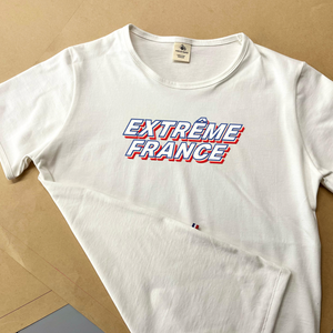 T-shirt Extrême France — vue de face sur fond clair, fabriqué en France