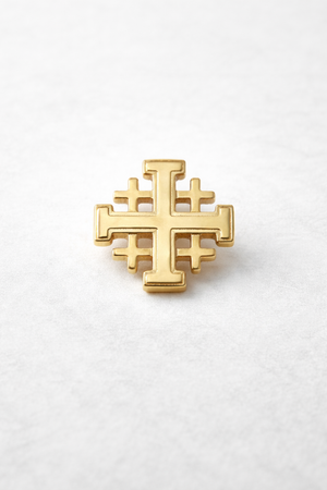 Insigne Pin's Croix de Jérusalem laiton doré — vue de face, fabriqué en Haute-Savoie