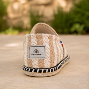 Espadrille fabriquée en France, vue arrière. Etiquette Terre de France
