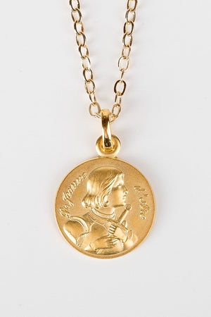Médaille Sainte Jeanne d'Arc plaquée or 18k — vue de face, fabriquée en France