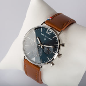 Montre Résistance Croix de Lorraine marine — vue de face, cadran bleu, fabriquée en France
