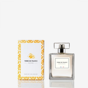 Parfum pour femme Terre de France 100mL — flacon sur fond gris, notes clémentine et réglisse, fabriqué à Nîmes