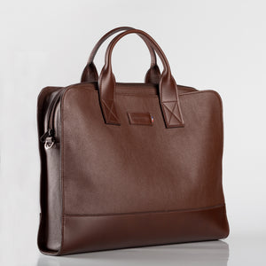 Porte-documents cuir français — vue de face fermé, style professionnel, fabriqué en France