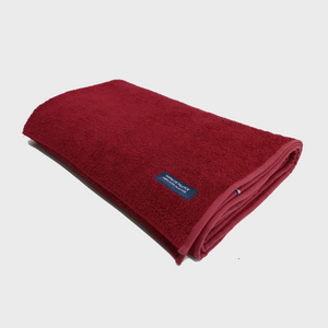 Serviette de bain rouge coton éponge 400g/m² — vue déployée, fabriquée en Provence