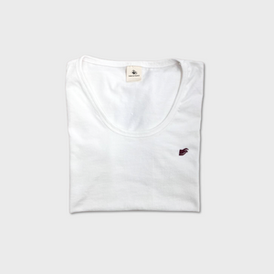T-shirt femme bleu marine Oriflamme — vue de face sur fond neutre, coupe ajustée, fabriqué en Provence